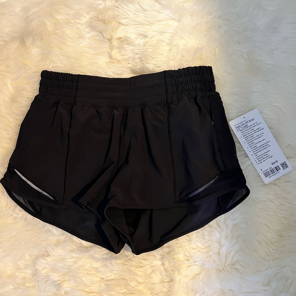 Lululemon HR Hotty Hot Lined Shorts 2.5in Size 4 NWT